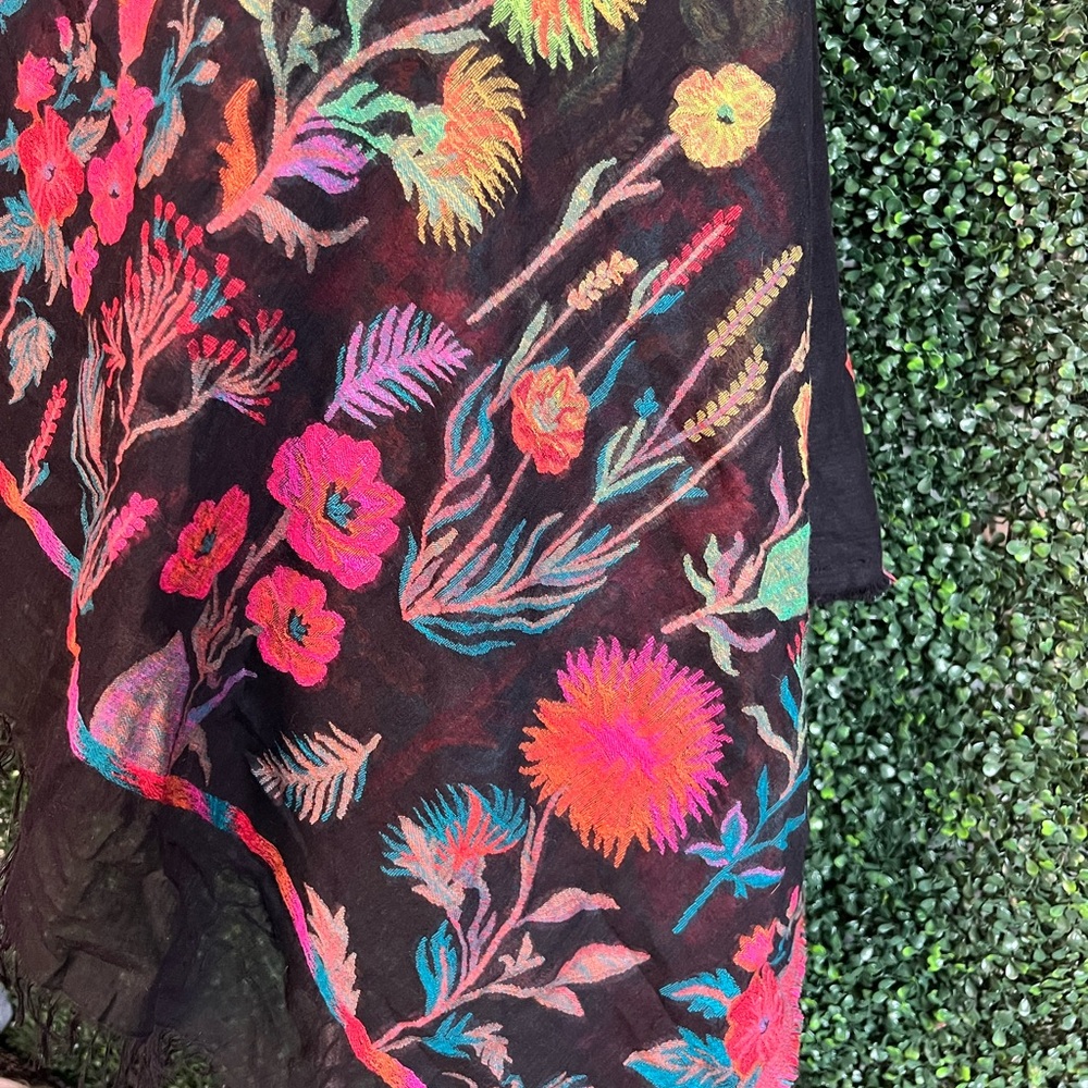 Saachi Psychedelic Embroidered Scarf - Picture 4 of 8